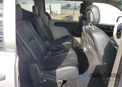 2014 Chrysler Town & Country Touring z USA, uszkodzony, nr VIN 2C4RC1BG5ER158765